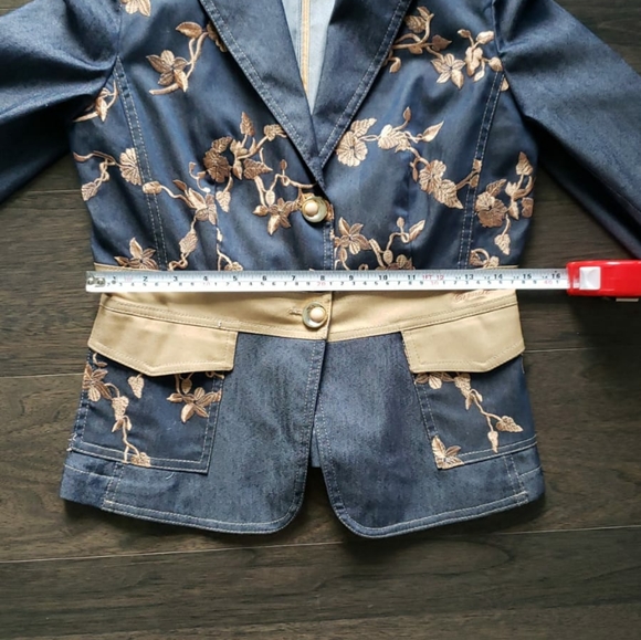 Jean jacket - Picture 8 of 9